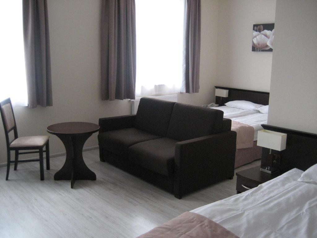 Hotel Feniks Gniezno Rum bild